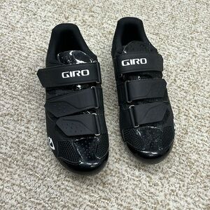 Girl women’s riding shoes size 5 black clip in biking shoes